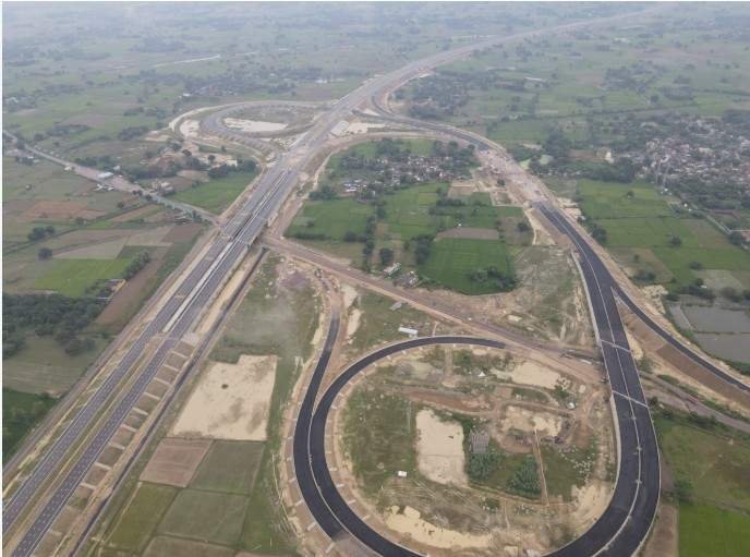 Navigating Interstate Highway Corridors in India: RTO Regulations, Highway Infrastructure, and In-Transit Digital Engagement